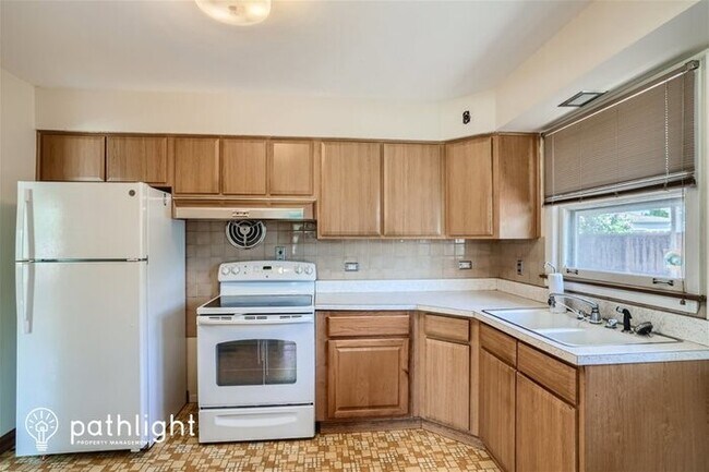 Building Photo - 8512 Frontage Road, Morton Grove, IL, 60053