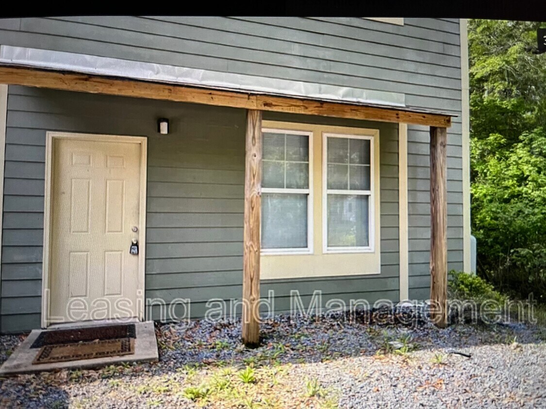 Foto principal - 3585 Riley Wright Rd