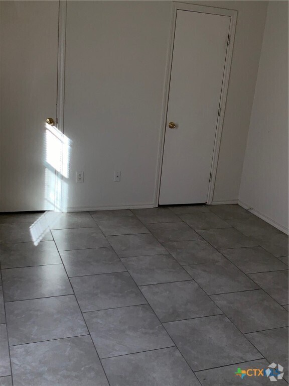 Building Photo - 2807 Vernice Loop