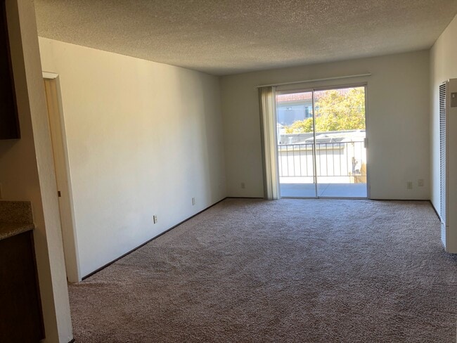 Building Photo - 2405 Fulton St