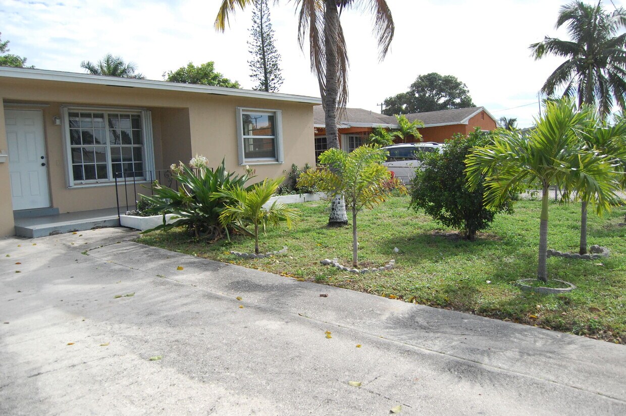Foto principal - 628 S D St