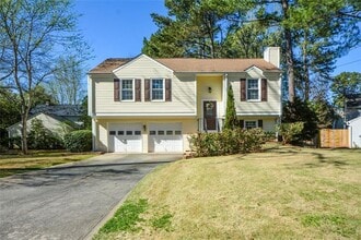 Building Photo - 115 Arborfield Way