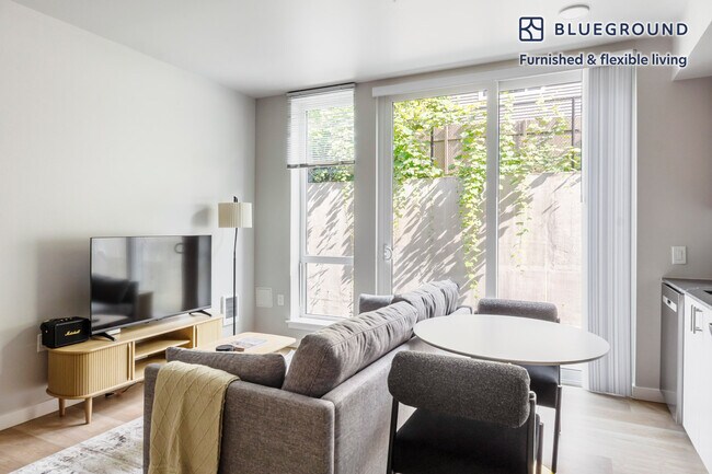 Foto del edificio - 2222 15th Ave W