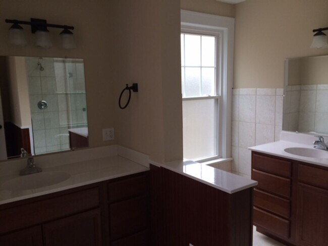 Foto del edificio - 1335 Whitethorn St