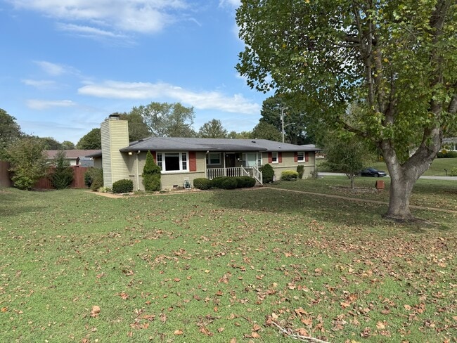 Building Photo - 1931 Valley Park Dr