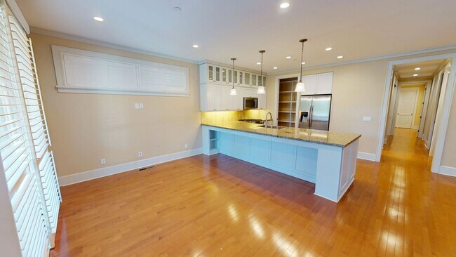 Foto del edificio - 244-248 B Ave