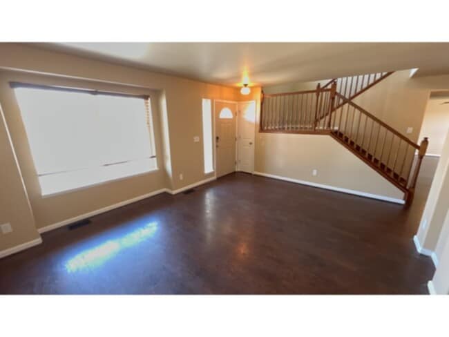 Building Photo - Outstanding 2 Story Home in The Glen at Wi...