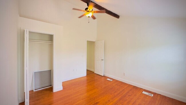 Foto del edificio - 2234 Fleet St