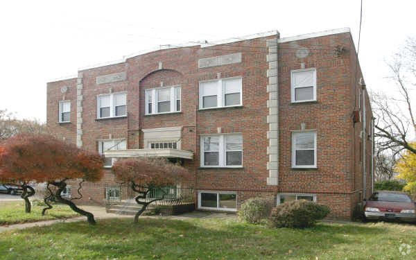 Primary Photo - 3639 Martin Luther King Jr. Ave SE