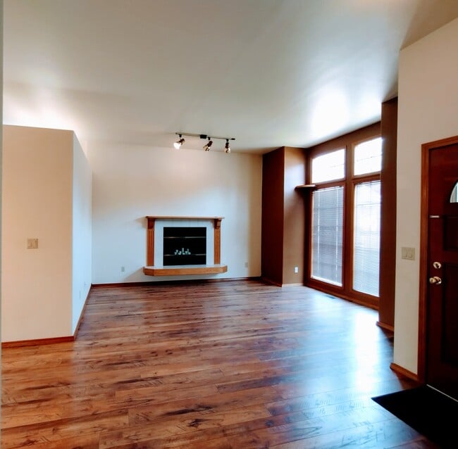 Building Photo - 5691 W Parapet Ct