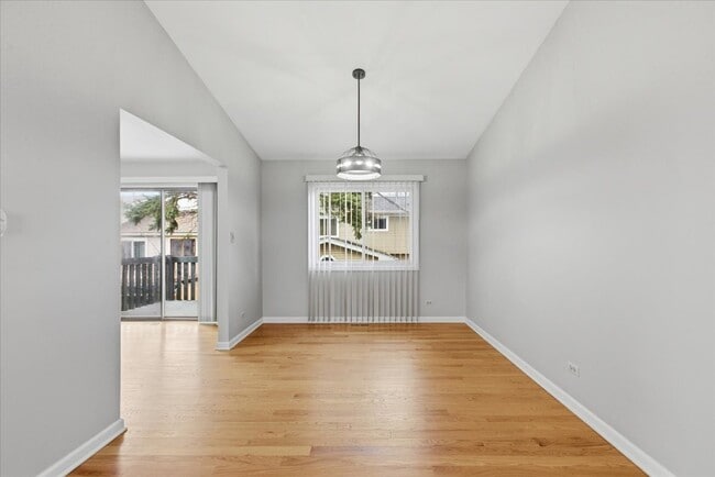 Building Photo - 1590 E Bayside Ct