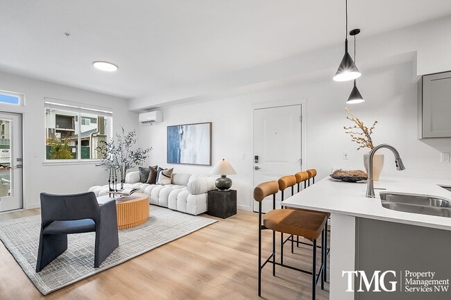 Interior Photo - The Timothy