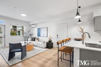 Interior Photo - The Timothy