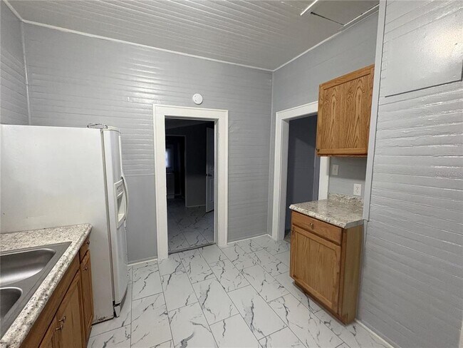 Foto del edificio - 1122 Gilmore Ave