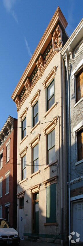 Building Photo - 1623 Pleasant St