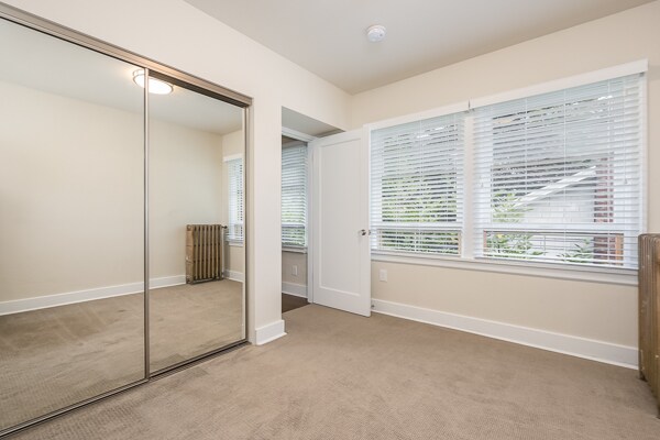 Foto del edificio - 5026 22nd Ave NE