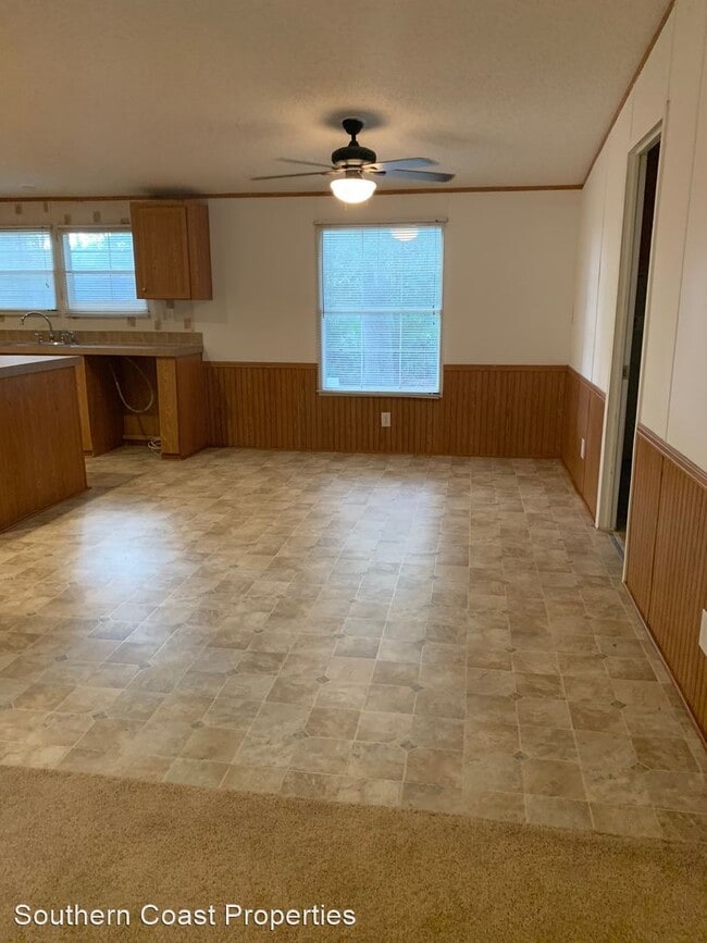 Building Photo - 4 br, 2 bath House - 3853 Arnold Drive SE