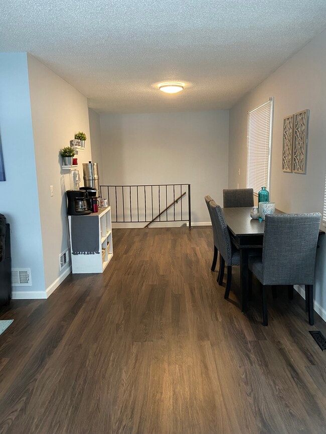 Building Photo - 2131 Cedar Ln