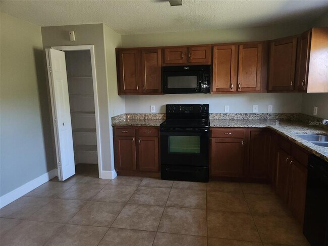 Foto del edificio - 709 Cockatoo Ct