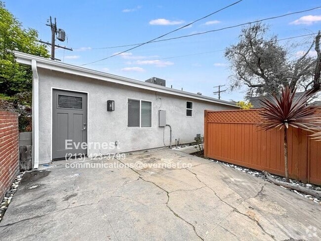 Building Photo - 3456 Redondo Blvd