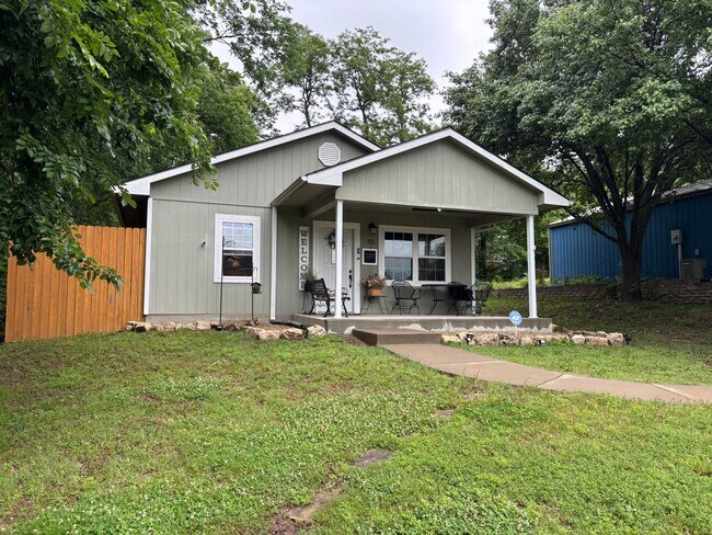 Foto del edificio - Beautiful Ogden home close to Fort Riley!