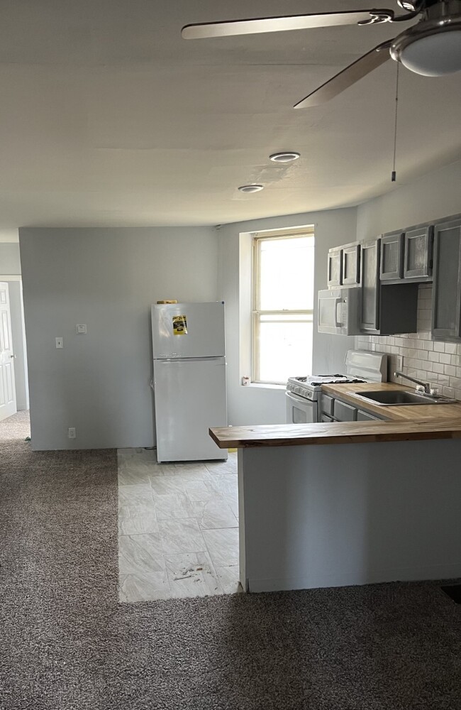 Building Photo - 1459 S 52nd St
