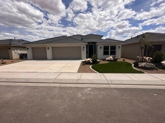 Building Photo - 2677 E Palm Cove Ave