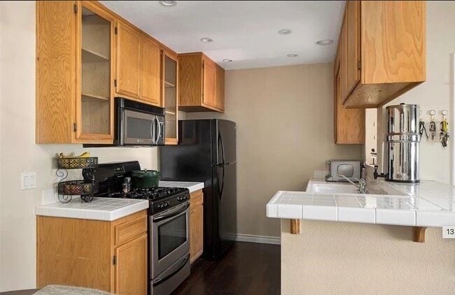 Kitchen - 13818 Midland Rd