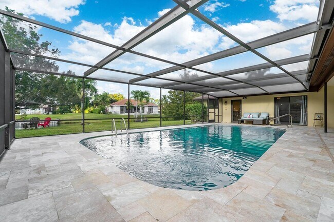 Foto del edificio - 12775 Guilford Cir