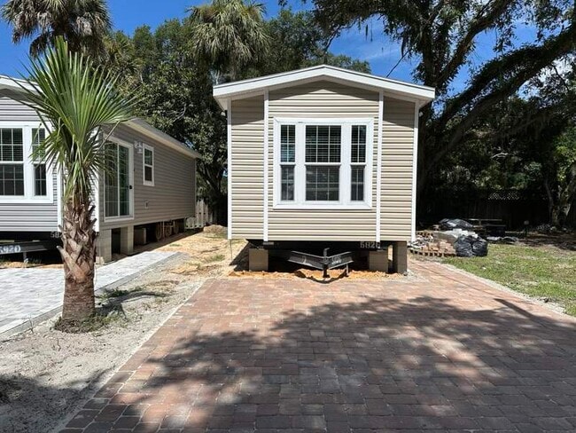 Building Photo - 70 Solar Ct