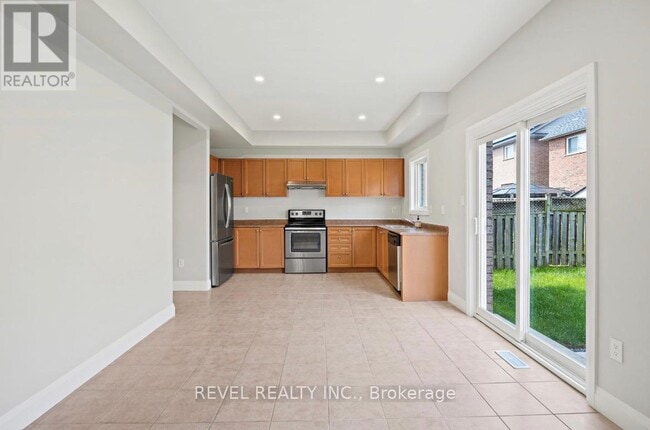 Building Photo - 19 Masters Green Crescent