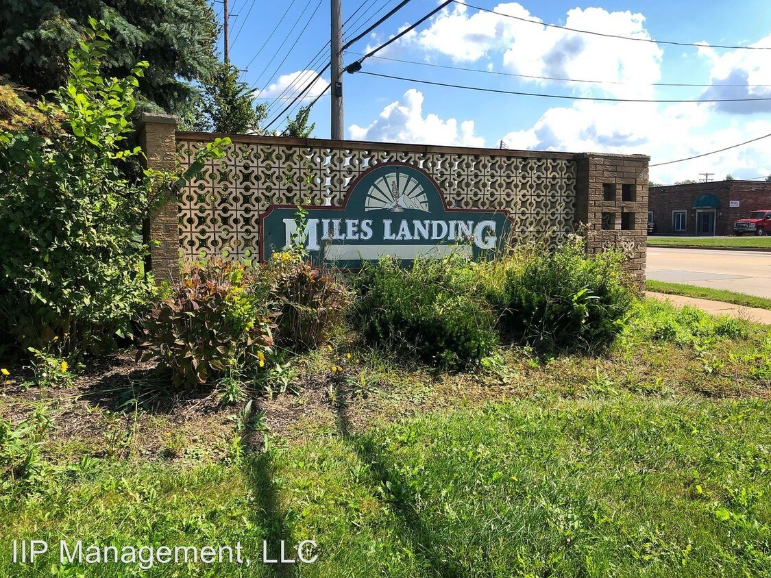 23755 Banbury Cir, Warrensville Heights, OH 44128 House Rental in