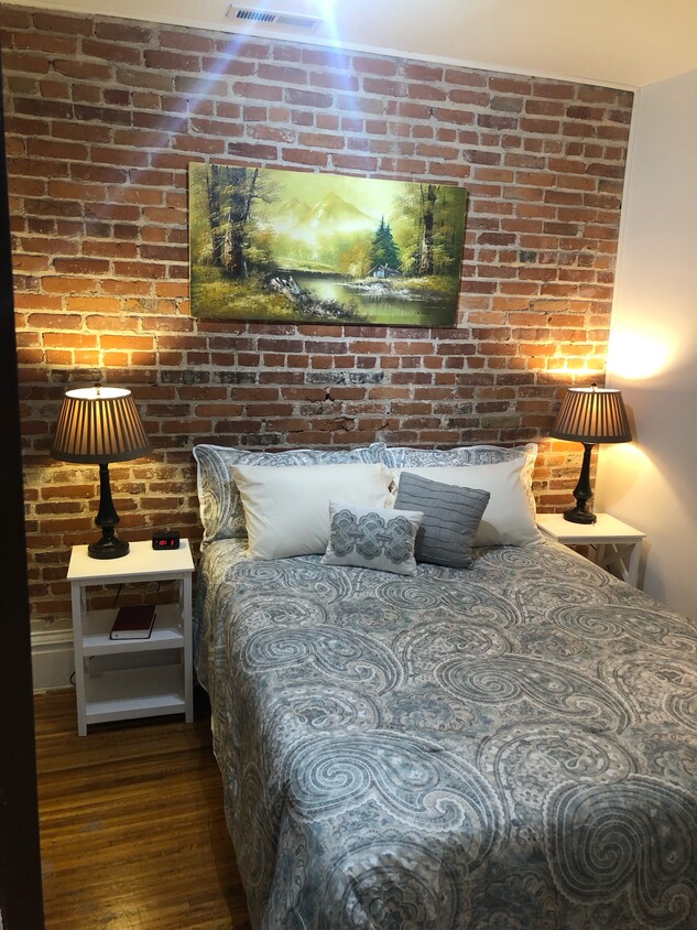 Bedroom - 104 7th St