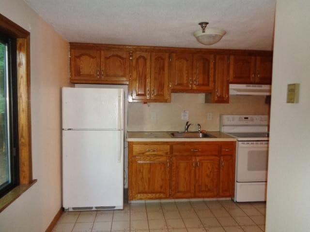 Building Photo - 1 bedroom in Plainville Connecticut 06062