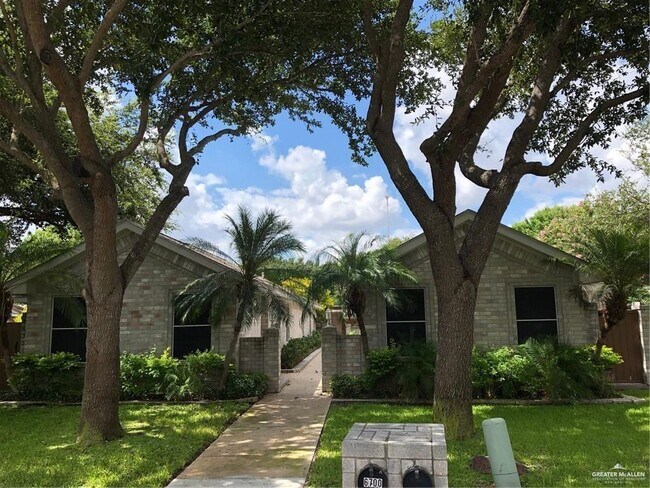 Foto del edificio - 6700 N 8th St