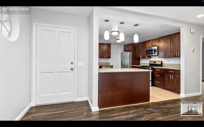 Building Photo - Beautiful Oceanside Home with Vaulted Ceil...