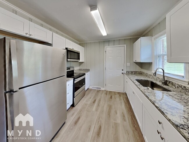 Foto del edificio - 2634 Skyland Dr