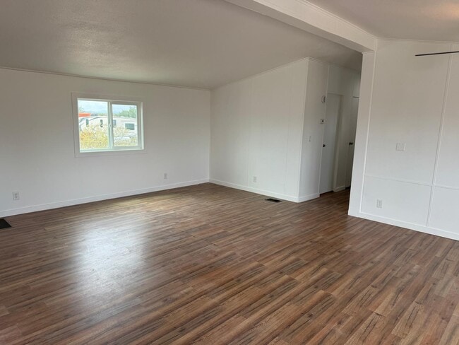 Building Photo - 13687 S Hound Dog Rd