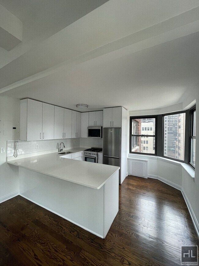 Building Photo - EAST 57 STREET