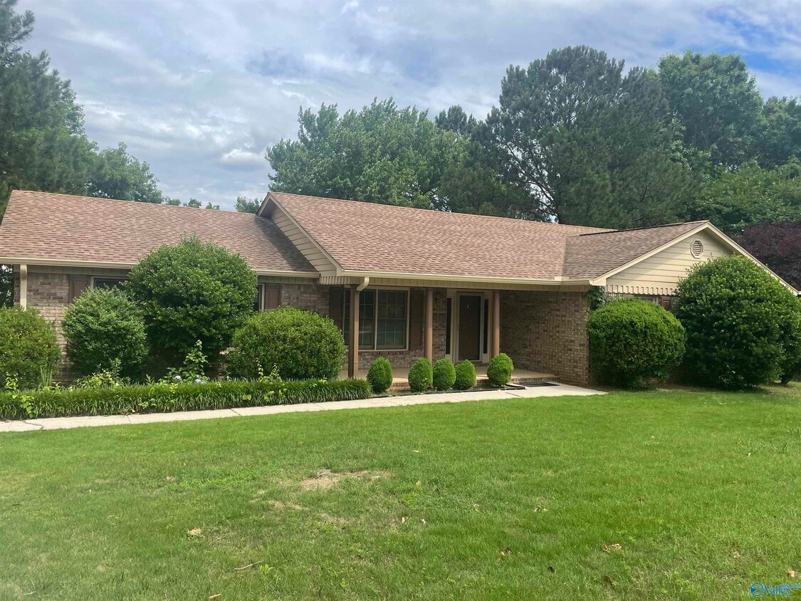 Primary Photo - 208 Merganser Blvd