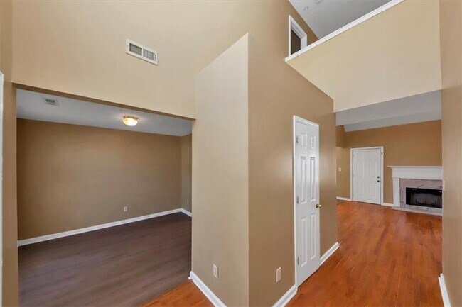 Foto del edificio - 1260 Crestridge Ln