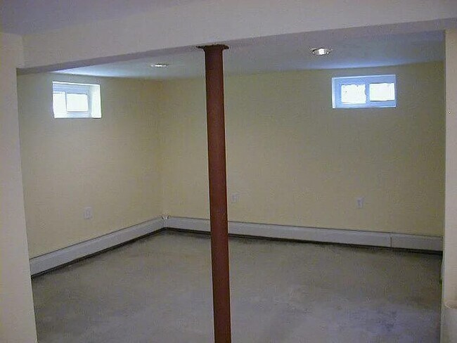 Building Photo - 117 Lawson St