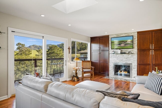 Building Photo - 3035 Ribera Rd