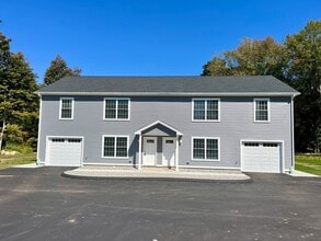 Building Photo - 479 Norwich Ave