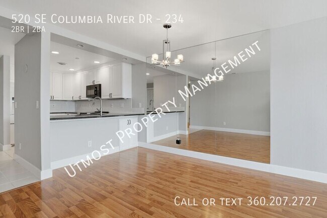 Foto del edificio - 520 SE Columbia River Dr