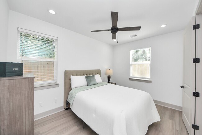 Foto del edificio - 5319 Kindred Gdn Ln