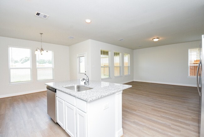 Building Photo - 27131 Grey Fox Run