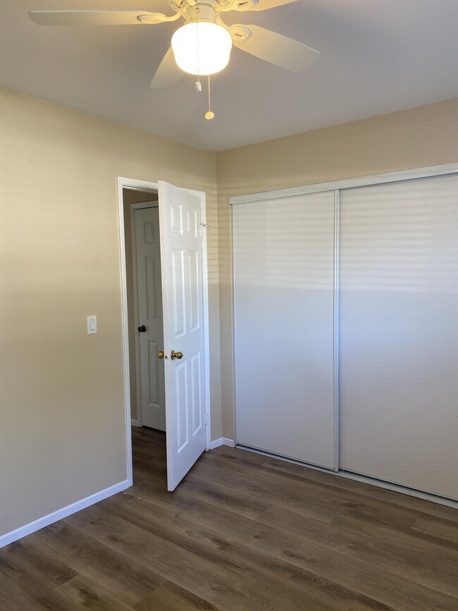 Foto del edificio - 2644 Yardarm Ave