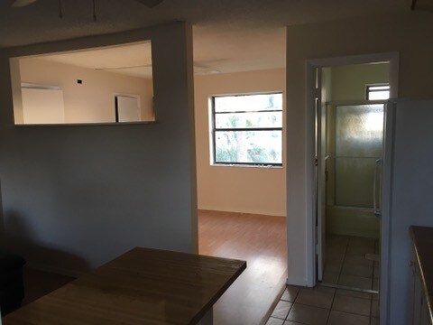 Foto del edificio - 1021 SE Monterey Rd