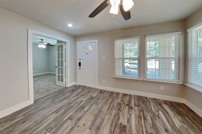 Building Photo - 18116 Red Pine Ct